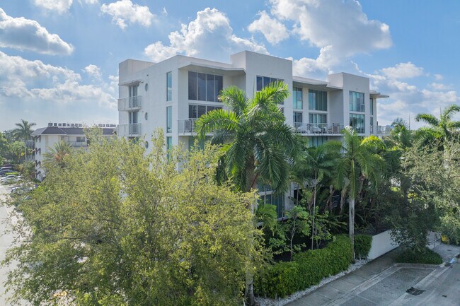 Chateau Wein in Fort Lauderdale, FL - Foto de edificio - Building Photo