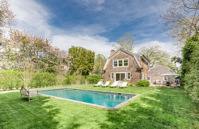 25 Cooper Ln in East Hampton, NY - Foto de edificio - Building Photo