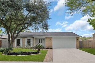 15627 Sierra Valle Dr in Houston, TX - Building Photo