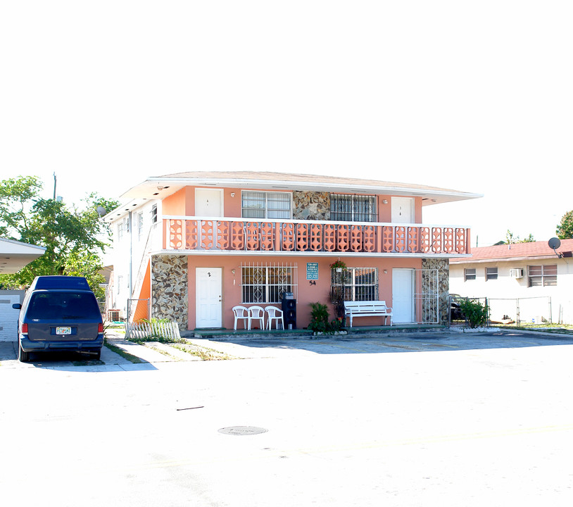 54 W 26th St in Hialeah, FL - Building Photo