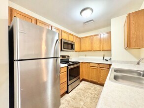 6702 W Friendly Ave in Greensboro, NC - Building Photo - Building Photo