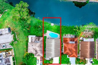 1248 Waterway Cove Dr in Wellington, FL - Building Photo - Building Photo