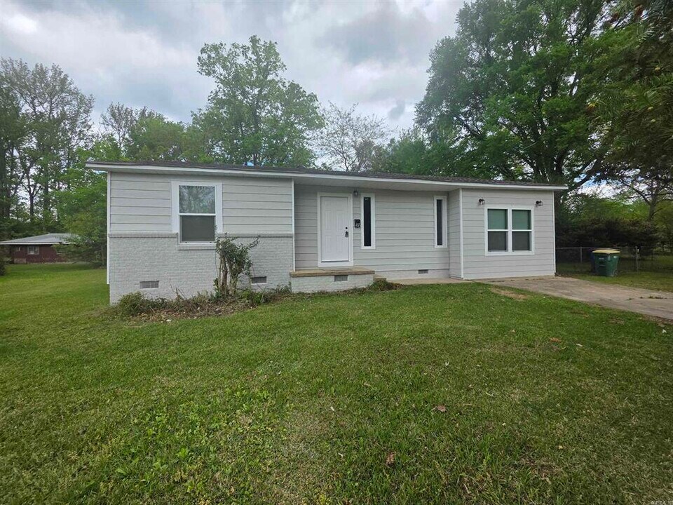 407 Rock St in North Little Rock, AR - Foto de edificio