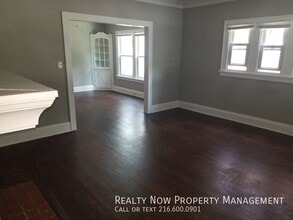 3149 E Derbyshire Rd in Cleveland Heights, OH - Building Photo - Building Photo