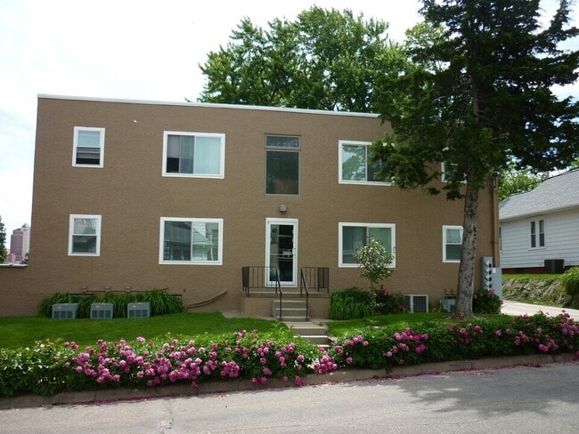 801 S 49th St, Unit 807 in Omaha, NE - Building Photo - Building Photo