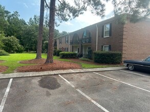 5516 Lakeshore Dr in Columbia, SC - Building Photo - Building Photo