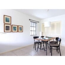 1150 Madruga Ave in Coral Gables, FL - Foto de edificio - Building Photo