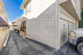 del226 in Montrose, CA - Building Photo - Interior Photo