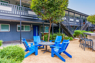Brio Apartments in Rohnert Park, CA - Foto de edificio - Building Photo