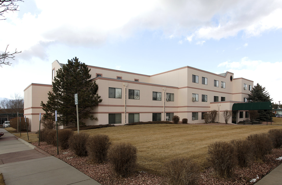 Senior Heritage Plaza in Colorado Springs, CO - Building Photo