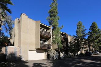 Lake Murray Woodlands in La Mesa, CA - Building Photo - Building Photo