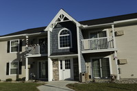 Oak Creek Village Apartments in Fremont, MI - Foto de edificio - Building Photo