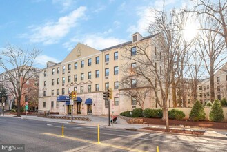 3100 Connecticut Ave in Washington, DC - Foto de edificio - Building Photo