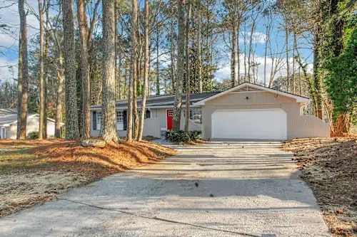 property at 5801 Oakleaf Dr
