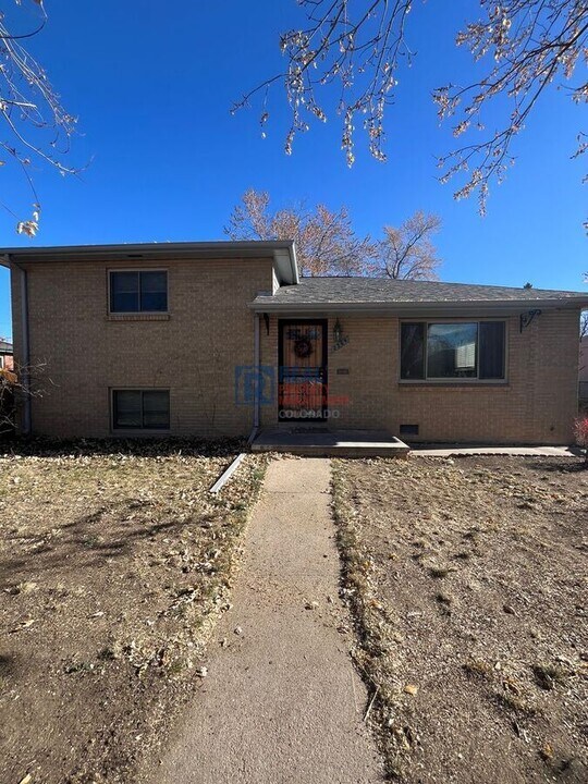 2564 S Yates St in Denver, CO - Building Photo