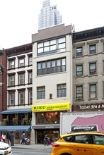 50 W 55th St in New York, NY - Building Photo - Building Photo