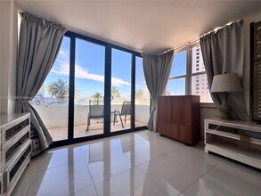 2201 S Ocean Dr in Hollywood, FL - Building Photo - Building Photo