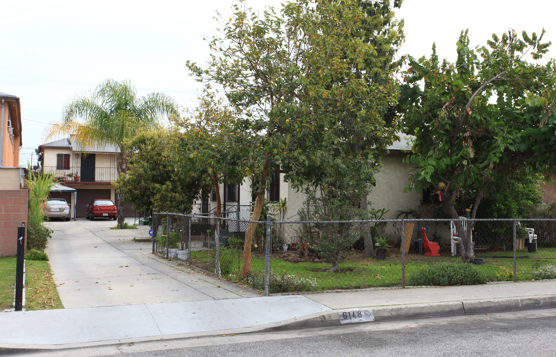 6148 Heliotrope Ave in Maywood, CA - Foto de edificio