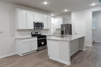 64 Valiant Ridge Trail in Magnolia, TX - Building Photo - Building Photo