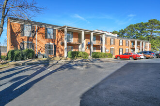 Residence at Riverside Row in Austell, GA - Foto de edificio - Building Photo