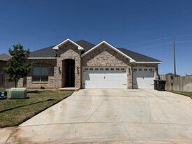 1911 Daybreak Wy in Midland, TX - Building Photo