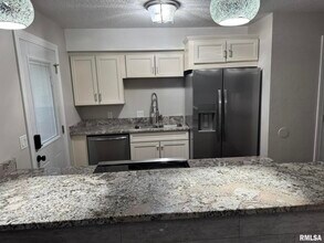 1728 Taylor St in Davenport, IA - Building Photo - Building Photo