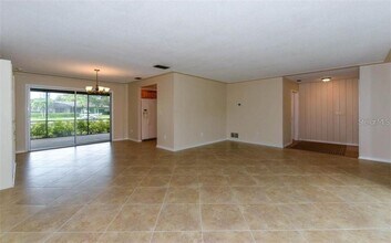 5518 Shadow Lawn Dr in Siesta Key, FL - Building Photo - Building Photo