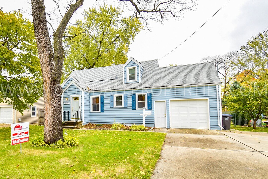 2119 53rd St in Des Moines, IA - Building Photo