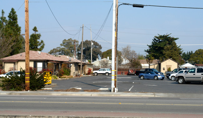 217 Lakeville St in Petaluma, CA - Building Photo - Building Photo