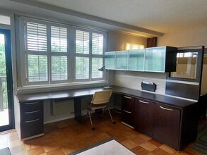 2030 N Adams St in Arlington, VA - Foto de edificio - Building Photo