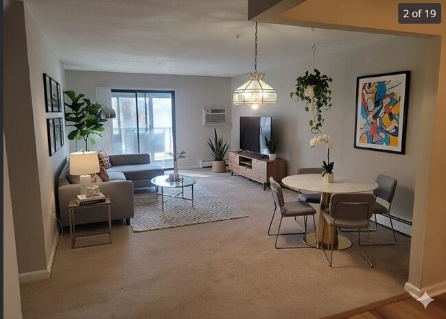 595 Revere Beach Pky, Unit 39 in Revere, MA - Foto de edificio - Building Photo