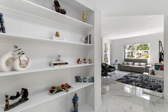 3205 NE 184th St in North Miami Beach, FL - Building Photo - Building Photo