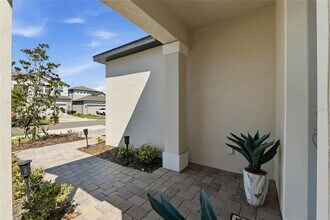 7273 Notched Pne Bnd in Wesley Chapel, FL - Building Photo - Building Photo