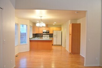 3157 29th Ct in Albany, OR - Building Photo - Building Photo