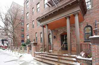 3220 AVENUE H in Brooklyn, NY - Foto de edificio - Building Photo