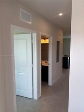 1022 W Davis Pkwy in Florida City, FL - Foto de edificio - Building Photo