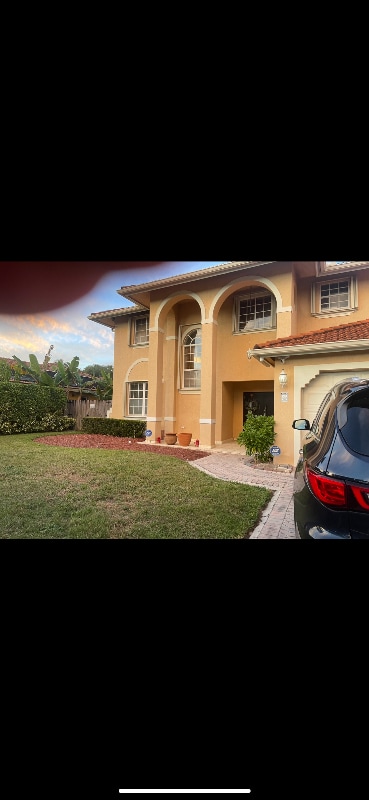 15807 SW 102nd Ln in Miami, FL - Building Photo - Building Photo