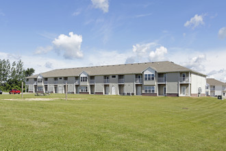 College Town Apartments in Big Rapids, MI - Building Photo - Building Photo