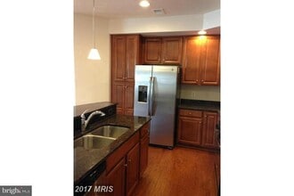 24687 Footed Ridge Terrace in Sterling, VA - Building Photo - Building Photo