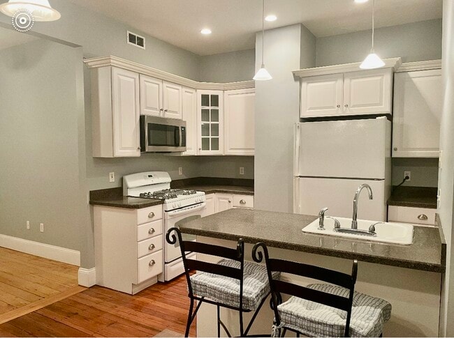 627 E 6th St, Unit 1