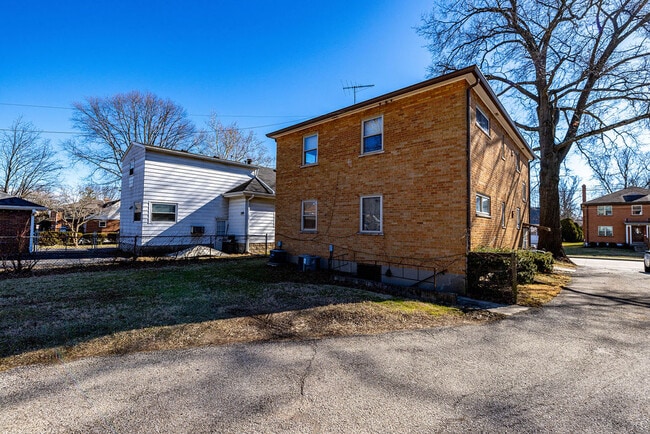 4146 South Ave, Unit 2 in Cincinnati, OH - Building Photo - Building Photo