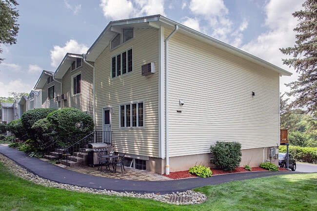 property at 21 Scenic Cir