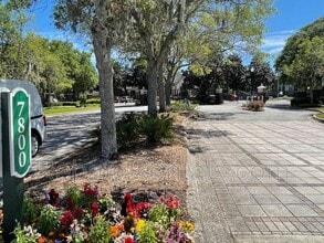 7800 Point Meadows Dr in Jacksonville, FL - Building Photo - Building Photo
