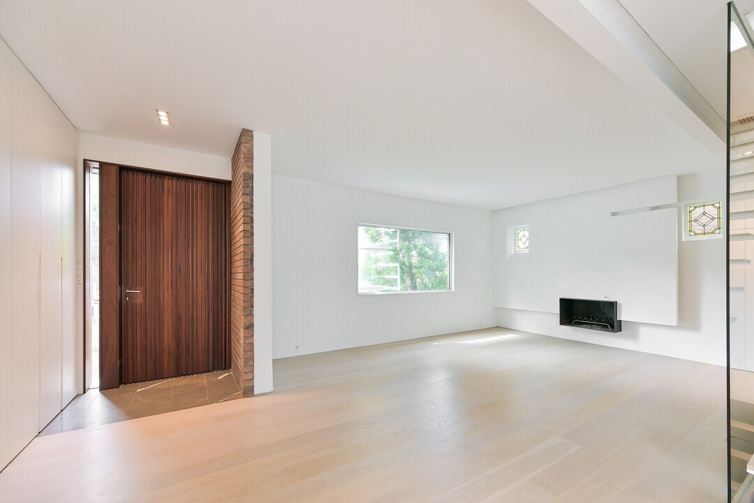 180 Belsize Dr in Toronto, ON - Building Photo
