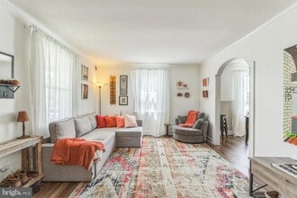 1228 East Ave in Roslyn, PA - Building Photo - Building Photo