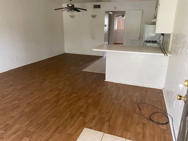 1214 N Austin St in Denton, TX - Building Photo - Building Photo