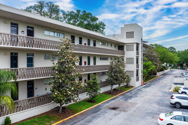 Winter Park Gardens in Winter Park, FL - Foto de edificio - Building Photo