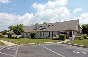 Highview Place Apartments in Columbus, OH - Building Photo - Building Photo