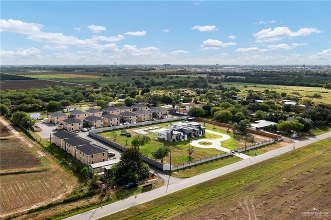 1426 E Rogers Rd in Edinburg, TX - Building Photo - Building Photo