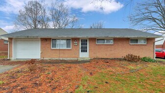 1631 Lucks Rd in Reynoldsburg, OH - Building Photo